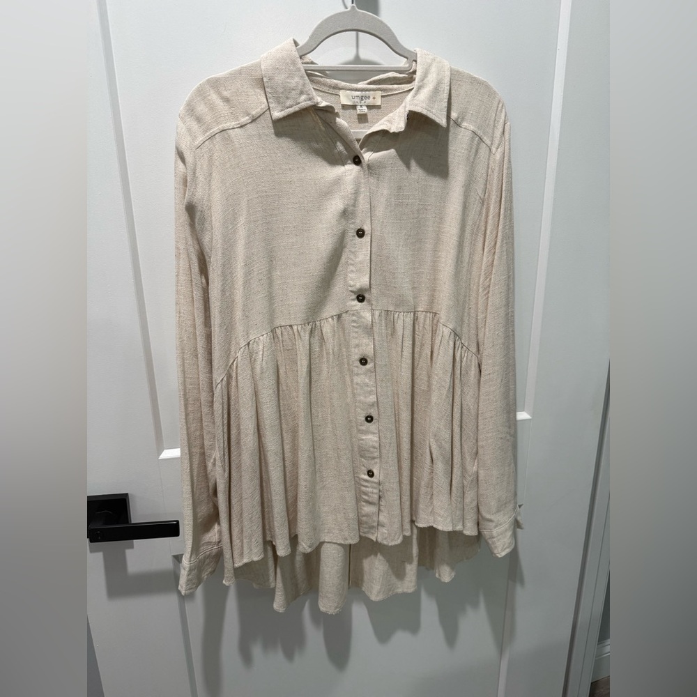 Umgee Women's Cream High low Button-Up Top size